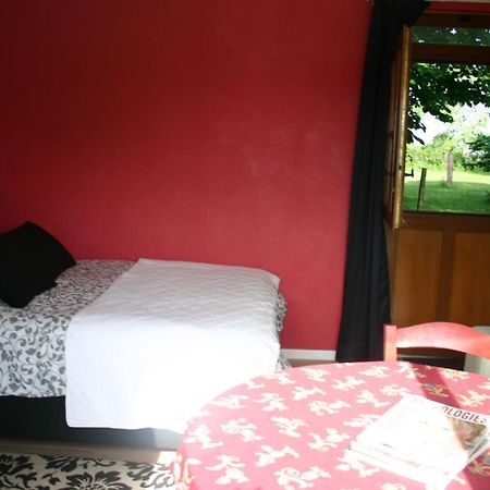 Tante Pim Apartment Neuilly-sur-Eure Exterior photo