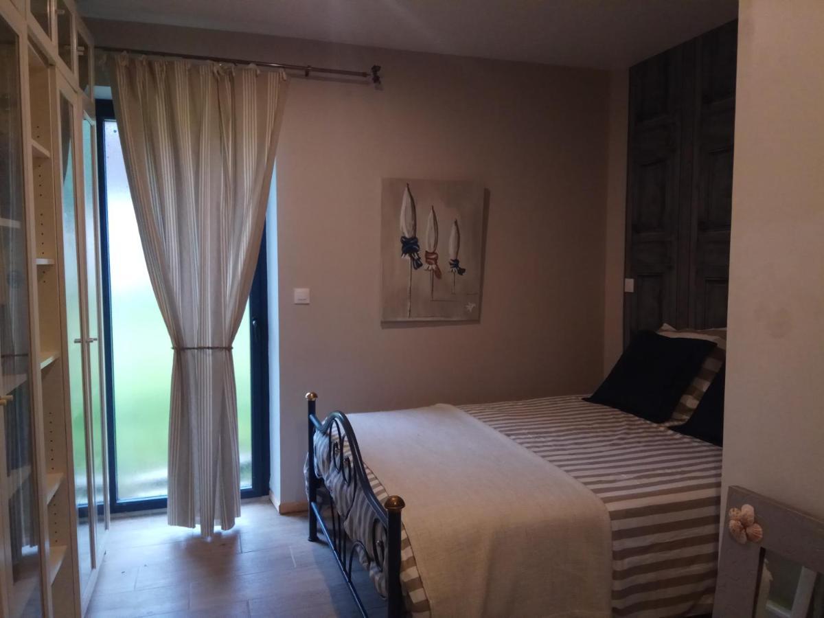 Tante Pim Apartment Neuilly-sur-Eure Exterior photo