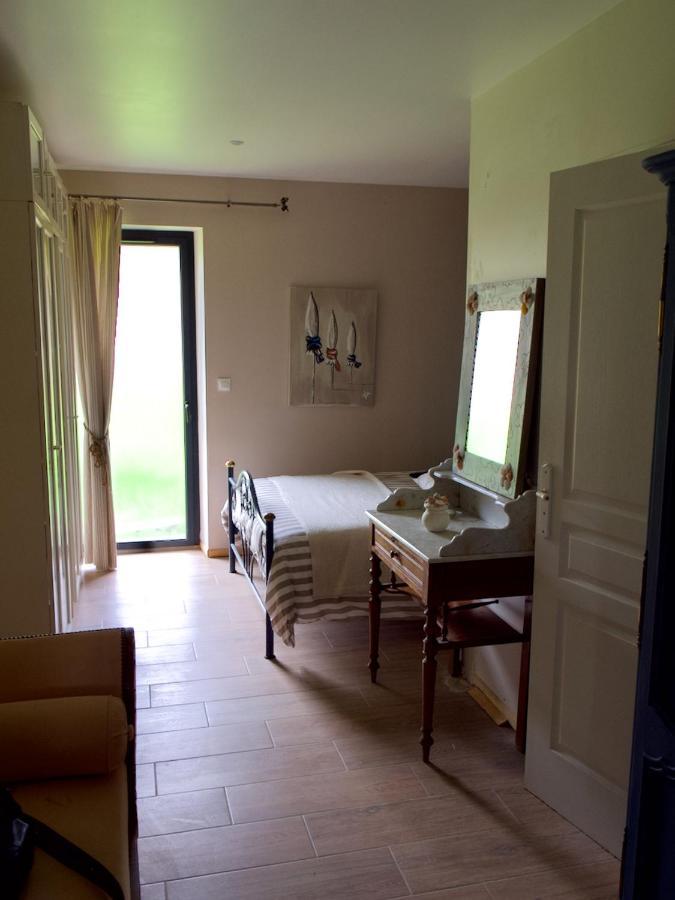 Tante Pim Apartment Neuilly-sur-Eure Exterior photo