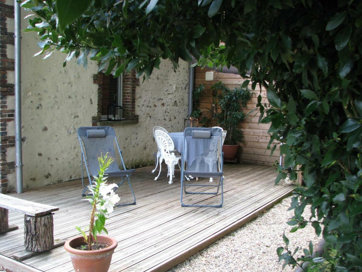 Tante Pim Apartment Neuilly-sur-Eure Exterior photo